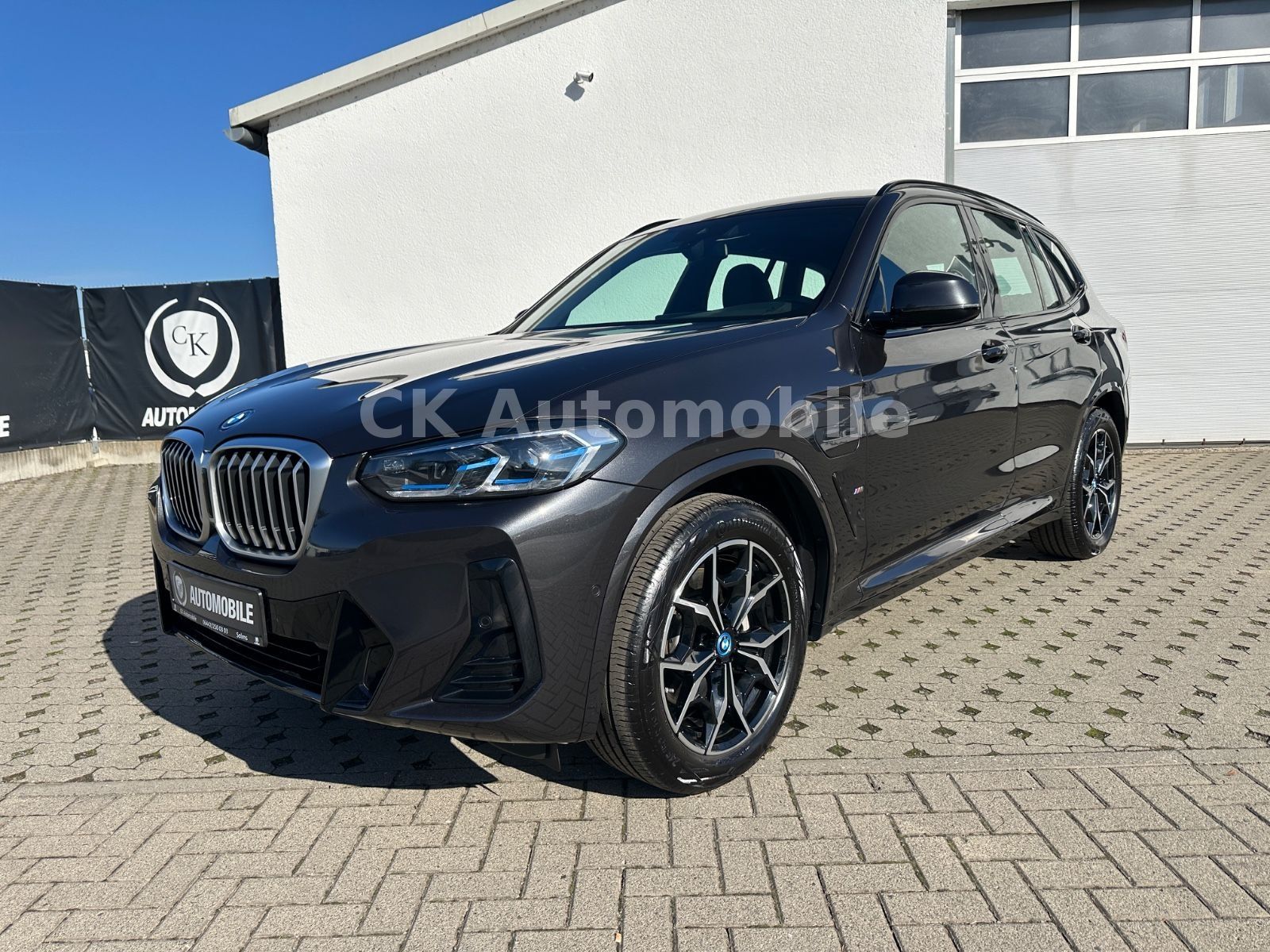 Fahrzeugabbildung BMW X3 xDrive30e M-Sport/Navi/Laser/Head-Up/Kamera
