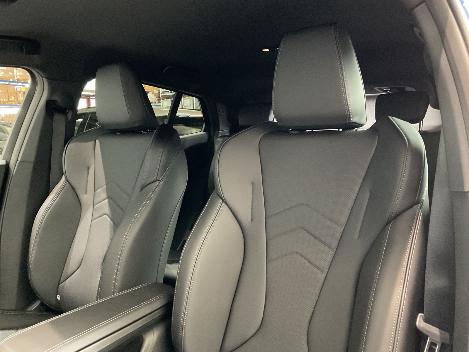 Fahrzeugabbildung BMW X2 sDrive20i 20" LMR, Komfortzugang, Parking Ass