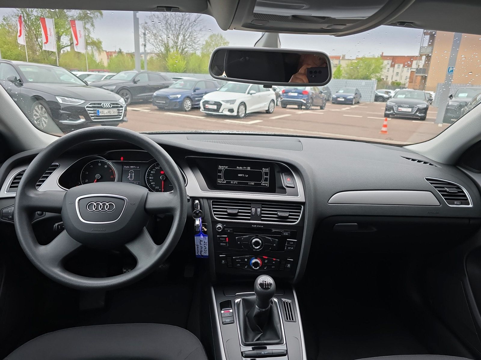 Fahrzeugabbildung Audi A4 Avant 1.8 TFSI Attraction 1.HAND XENON AHK