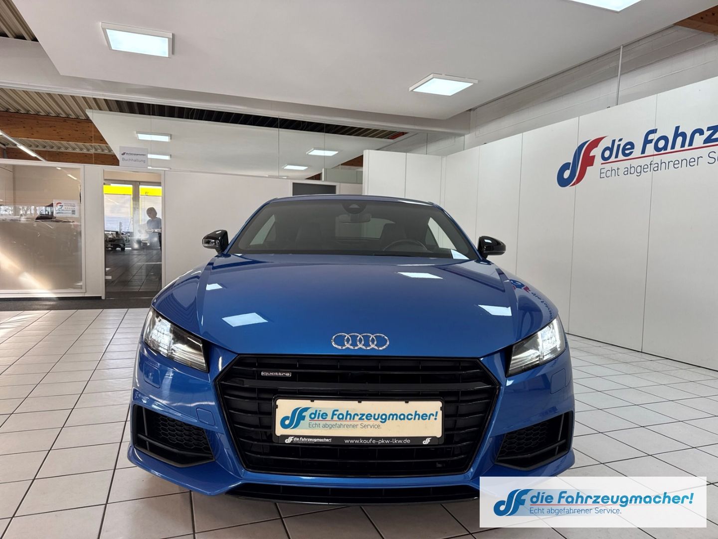 Fahrzeugabbildung Audi TT Coupe 2.0 TFSI quattro S line Sportpaket Lede