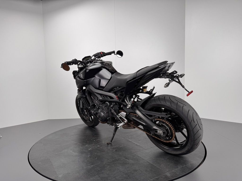 Fahrzeugabbildung Yamaha MT-09 *IXIL-ABGASANLAGE *WILBERS FEDERBEIN