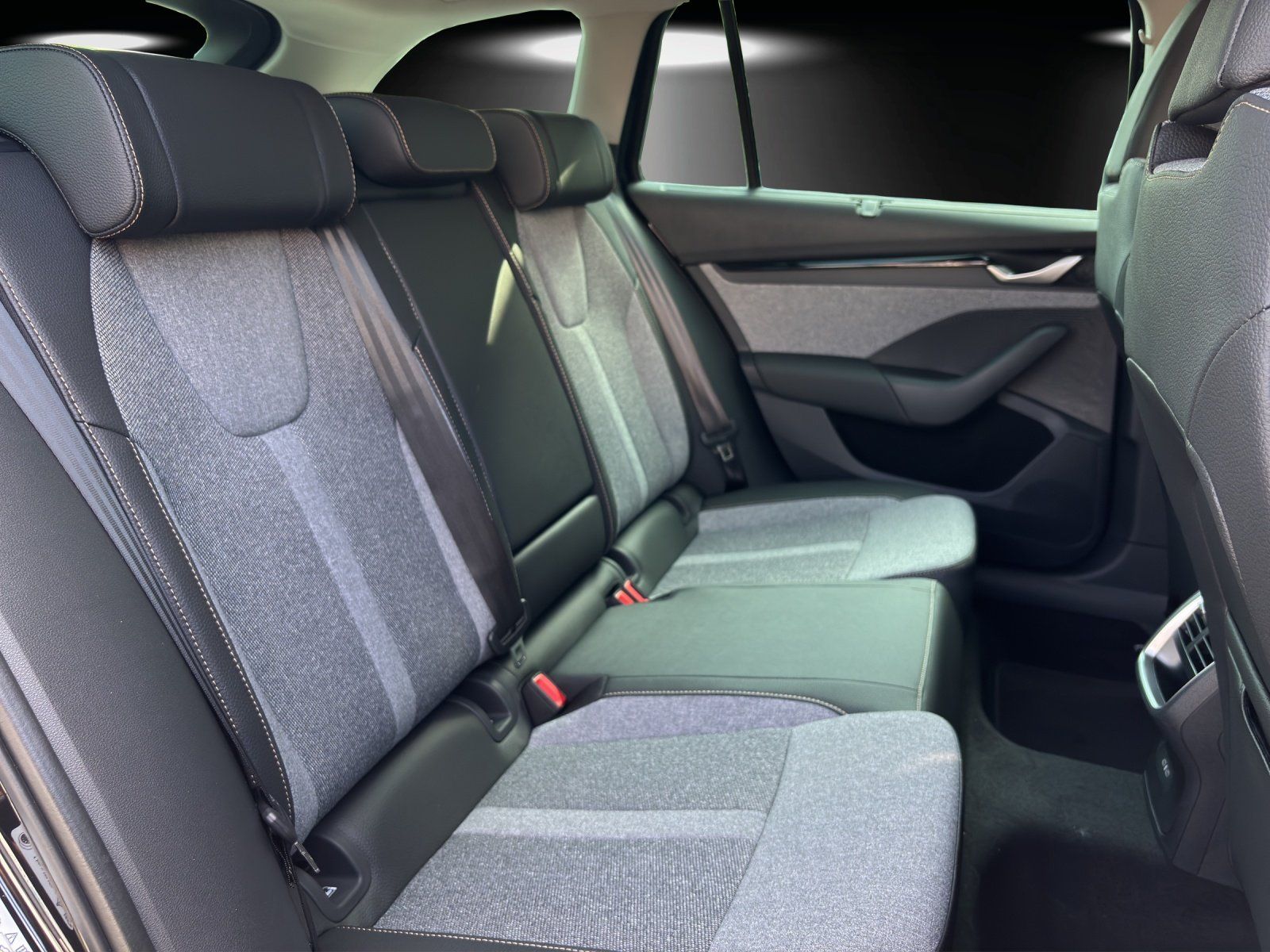 Fahrzeugabbildung SKODA Octavia Combi Tour 1,5 TSI 110 kW