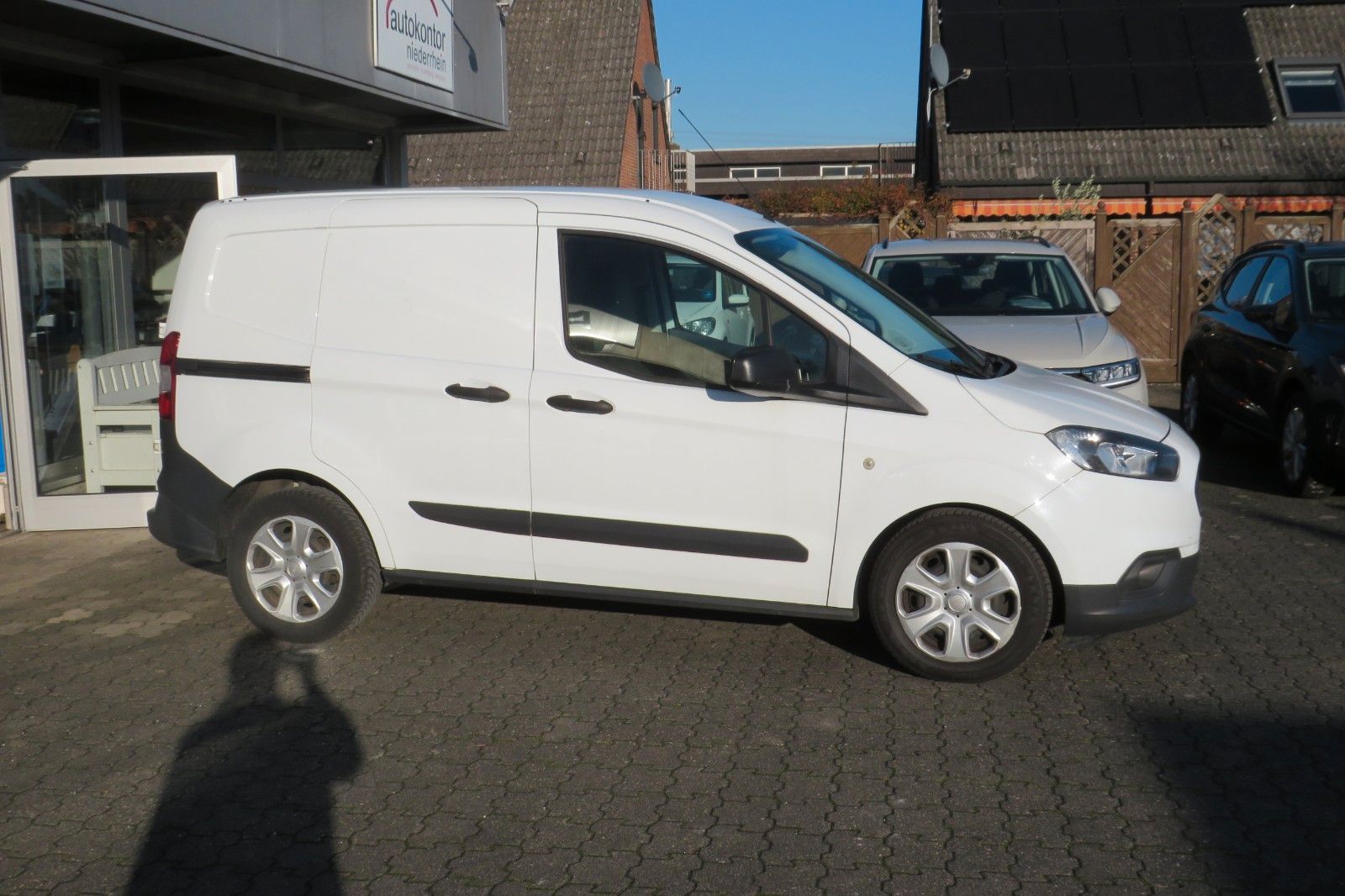 Fahrzeugabbildung Ford Transit Courier KASTEN KLIMA FLÜGEL 1.HD