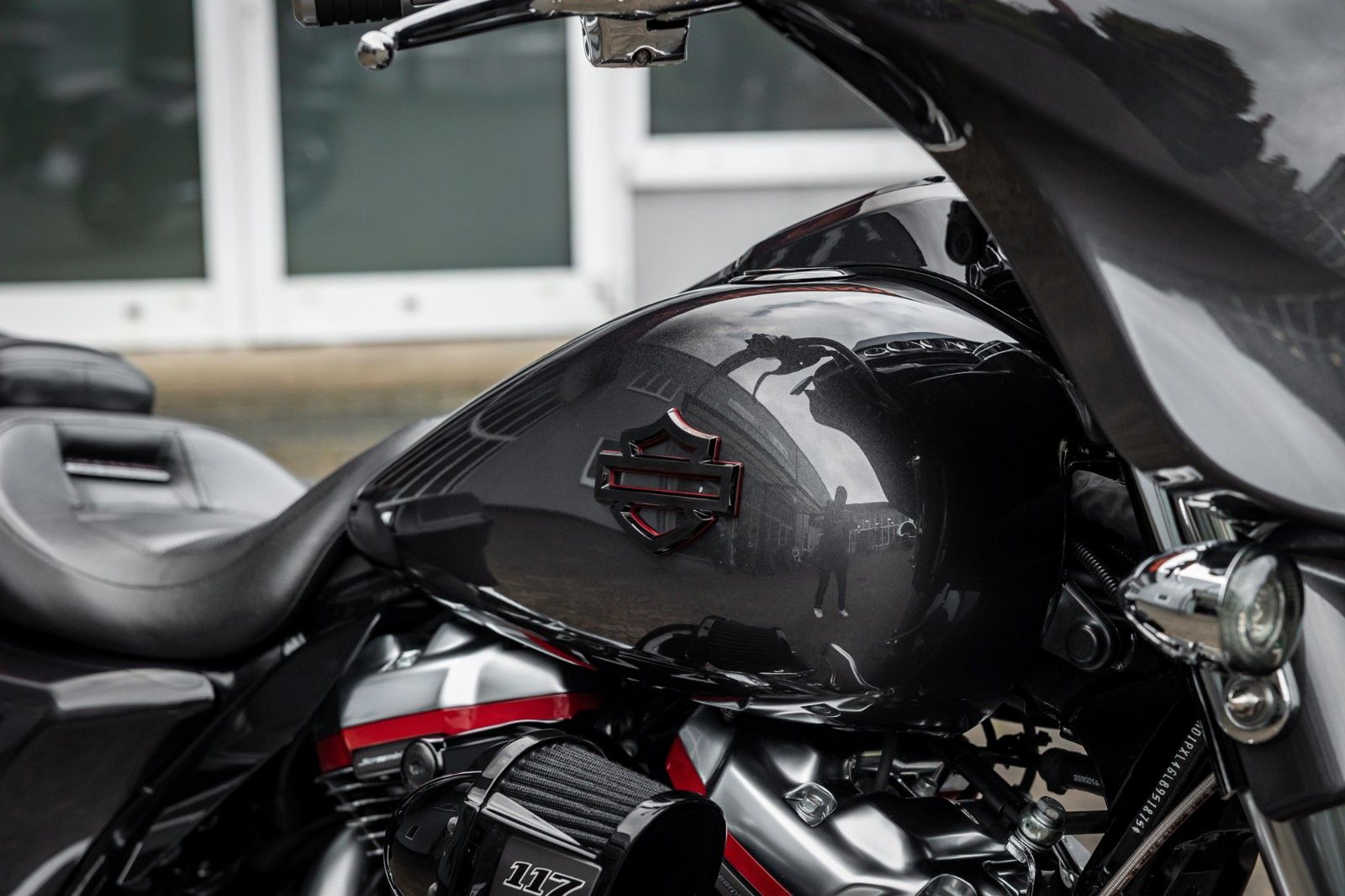 Fahrzeugabbildung Harley-Davidson FLHXSE CVO Street Glide 117 Cui - JEKILL & HYDE