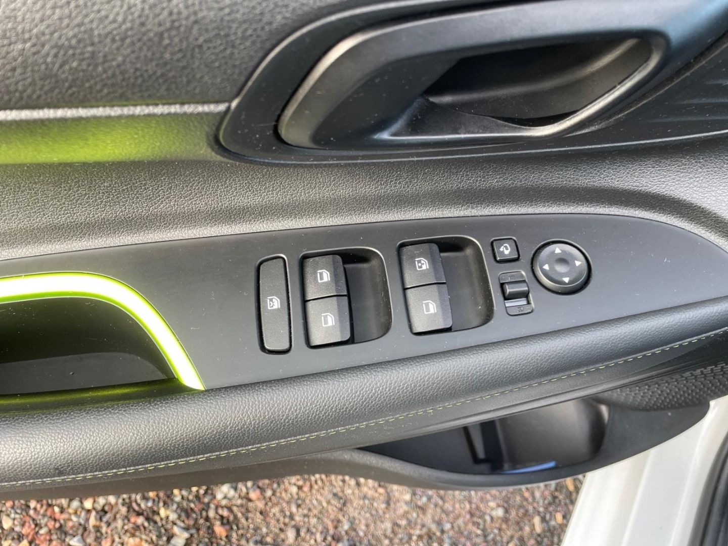 Fahrzeugabbildung Hyundai i20 1.0T Mild-Hybrid Intro Allwetter Sitzheizung