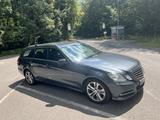Mercedes-Benz E 200 T BlueEFFICIENCY - - Mercedes-Benz E 200 in Frankfurt (Main)