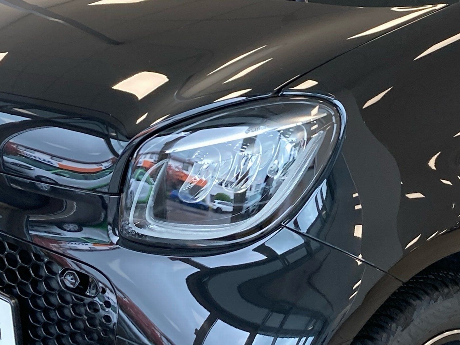 Fahrzeugabbildung Smart smart EQ fortwo Exclusive*Pano*LED*Kamera*22kW*