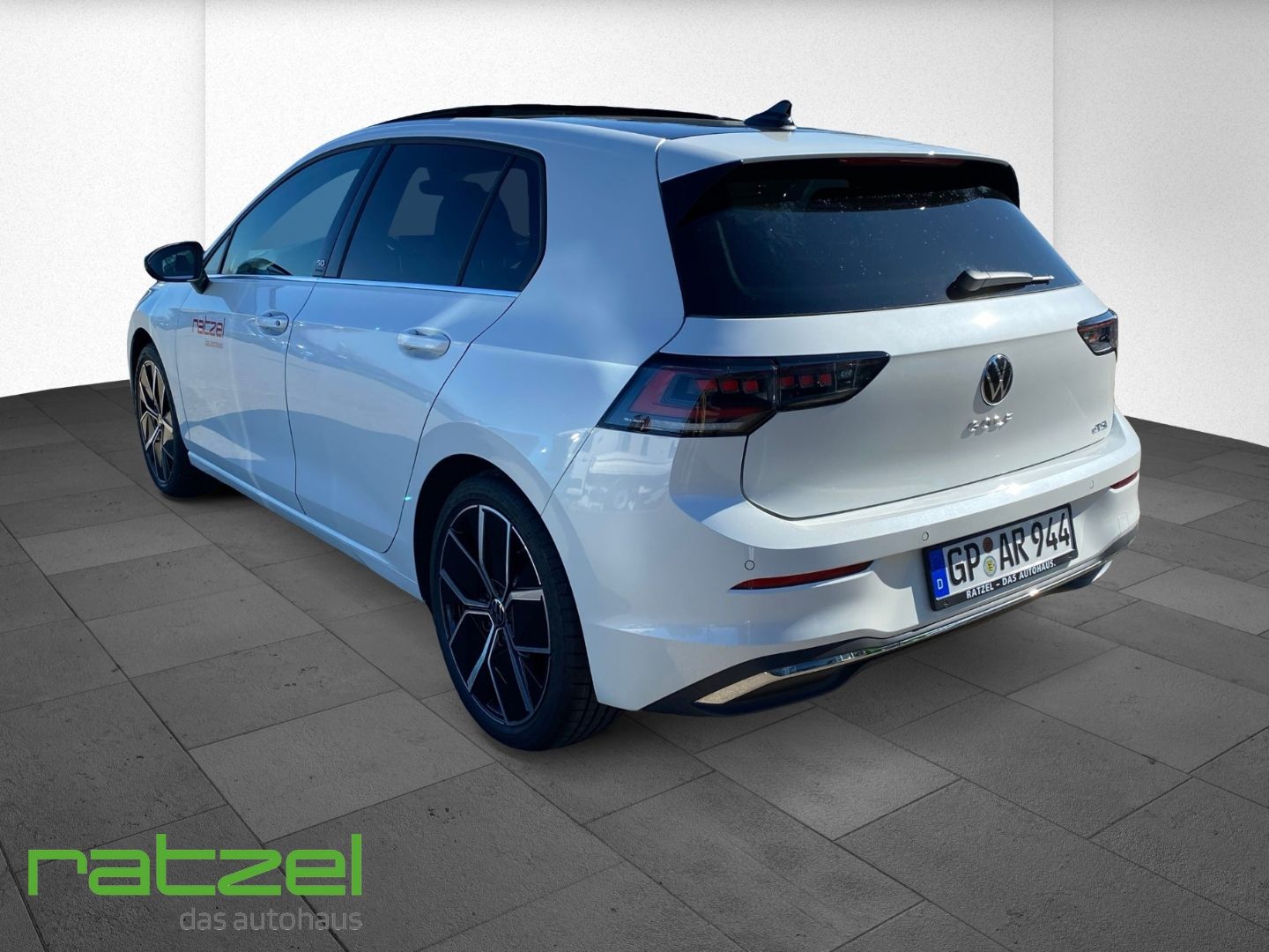 Fahrzeugabbildung Volkswagen Golf Edition 50 1.5eTSI DSG DCC+AHK+Harman+ACC