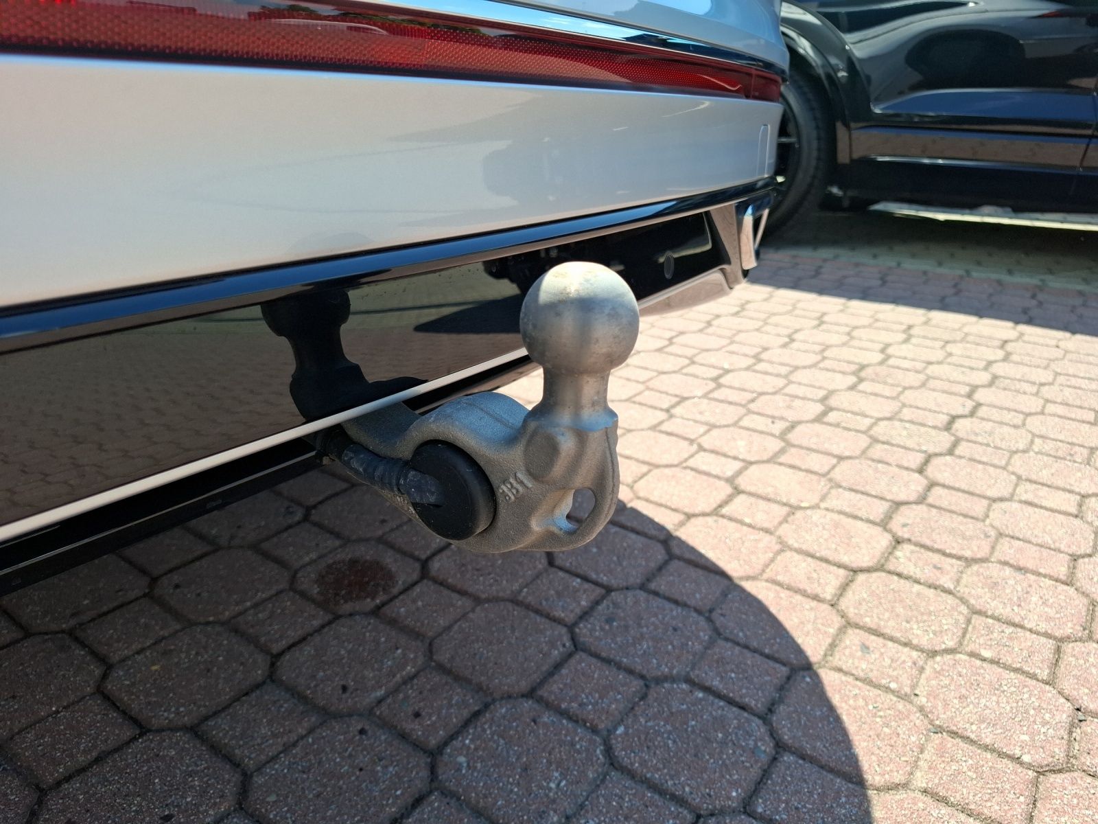 Fahrzeugabbildung Volkswagen Tiguan TSI R-Line DSG 4M STH Matrix AHK Navi Pan