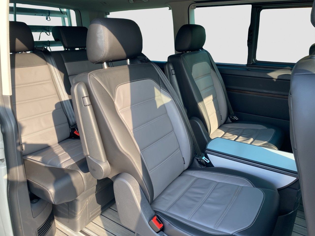 Volkswagen T6.1 Multivan Highline 4Motion DCC NAVI PDC AHK foto 17