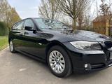 BMW 320 Touring Pano-Leder-PDC-Sport-Klima-TOP - BMW 3er Reihe aus 2009: Kombi