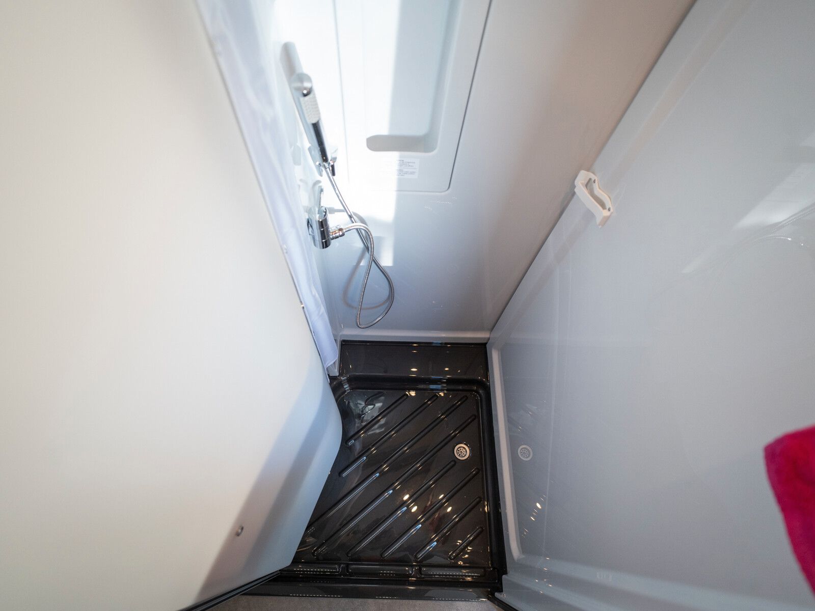 Fahrzeugabbildung Dethleffs Globetrail 600 DS Fiat Aufstelldach