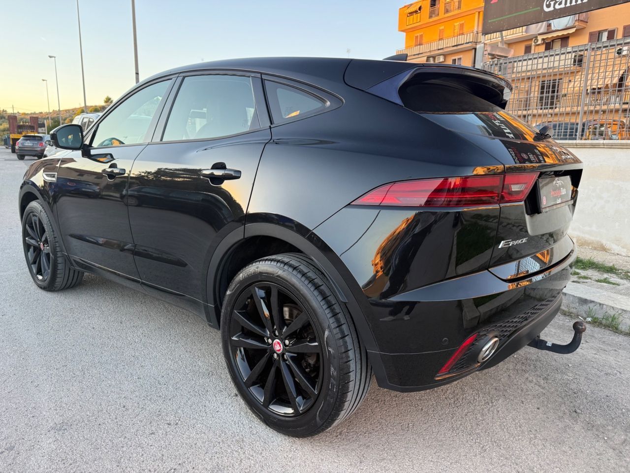 Jaguar E-Pace 2.0D 150 CV R-Dynamic S 2020 imagem 3