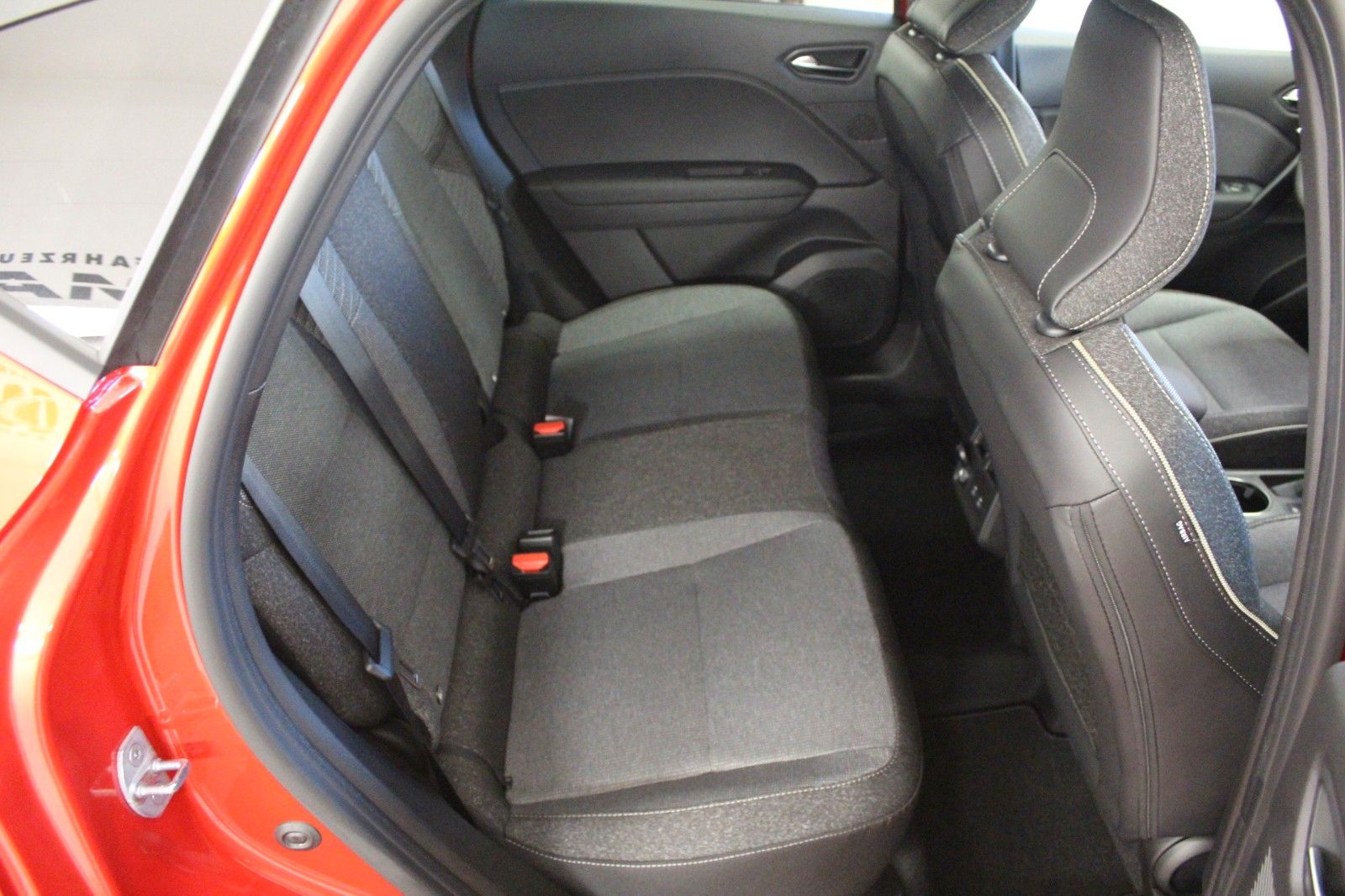 Fahrzeugabbildung Renault Captur Mild Hybrid 140 Techno *Navi* Sitzhzg*