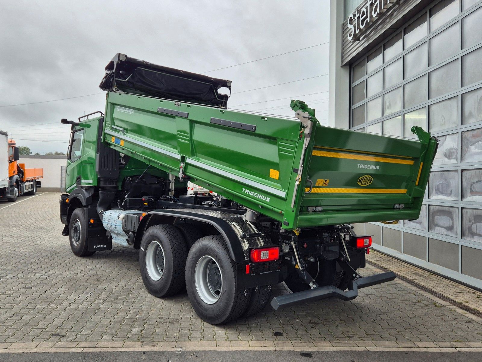 Fahrzeugabbildung Iveco AT300X54Z HR OFF Bordmatik AHK Intarder