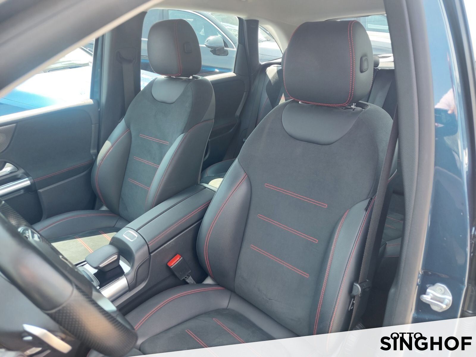 Fahrzeugabbildung Mercedes-Benz B 250e AMG +AHK+Distronic+Rü Kam+LED+el.Heckkl+