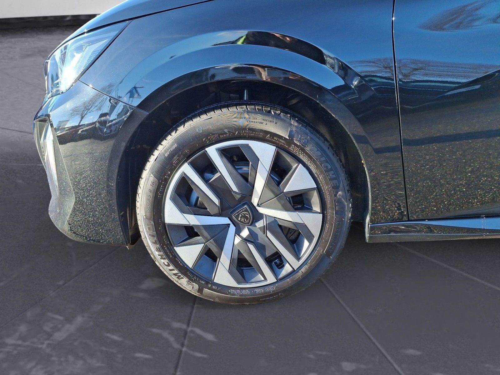 Peugeot 208 - Bild 12