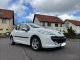 Peugeot 207 Urban Move 95 VTi Urban Move - Peugeot 207 mit Benzin-Antrieb: Limousine, Vti 95