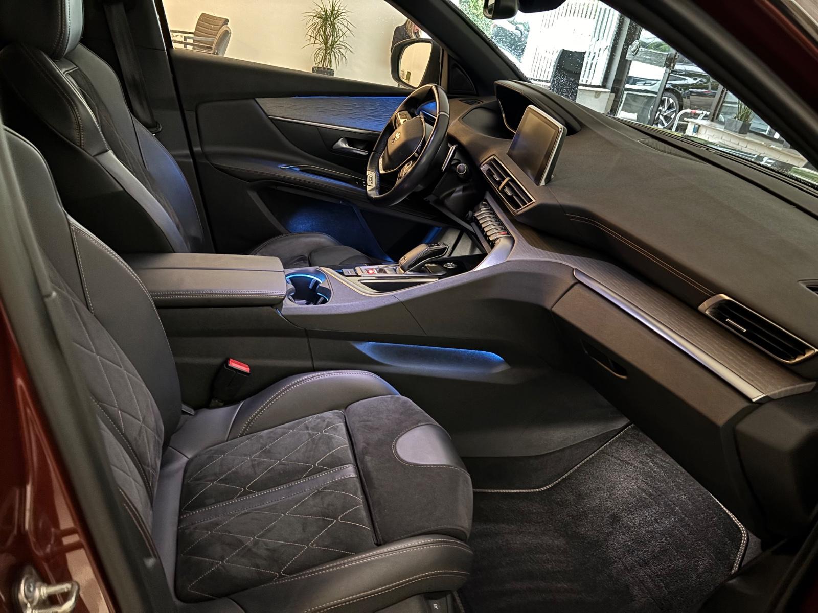 Peugeot 3008 GT*Automatik*360°*SHZ*Navi*Schiebedach