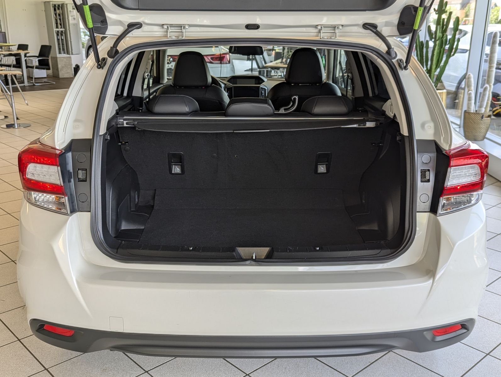 SUBARU Impreza 1.6i 4WD Aut. Exclusive LED ACC Navi SHZ - Image 17