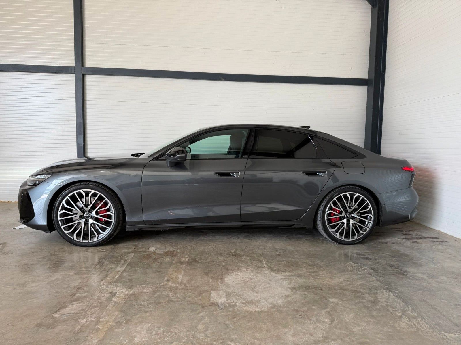 Audi A6 LIMO E-HYB TECH+/21"/LUFT/S+SEAT/AHK/PANO/HUD imagem 3