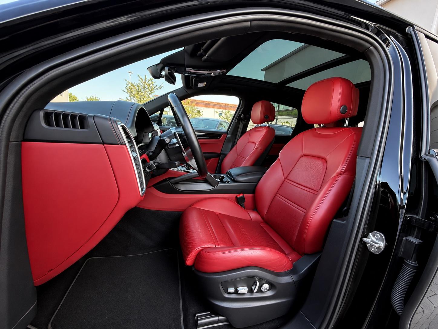 Porsche Cayenne E-Hybrid Sport Chrono Pano 21 Zoll LED