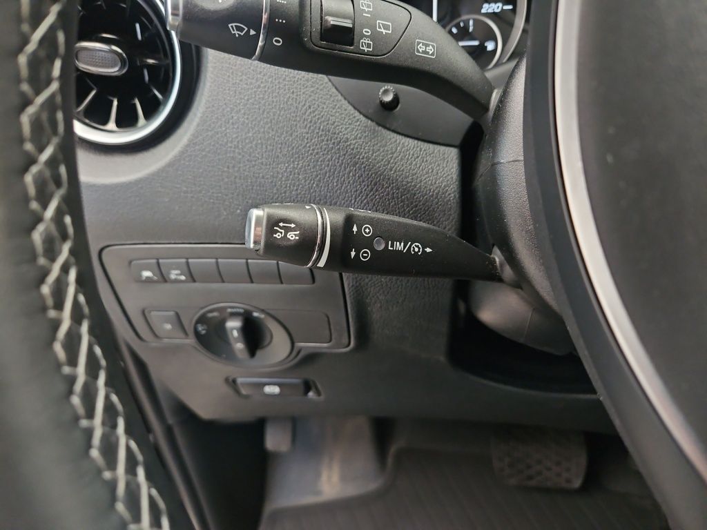 Fahrzeugabbildung Mercedes-Benz Vito 119 Mixto lang 5 Sitze LED DISTRONIC 180°Tü