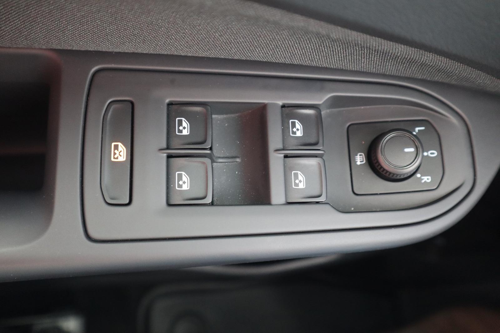 Volkswagen Golf VIII 1.0 Life LED App-Connect Spurhalte, миниатюра 18
