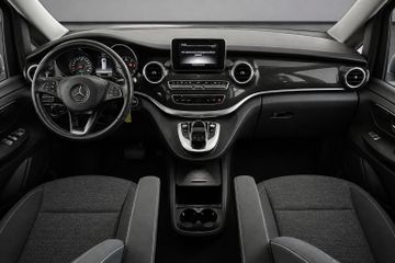 Mercedes V 220 - 12