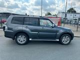 Mitsubishi Pajero 3.2 V80 - Scheckheft - 7... - gebrauchte Mitsubishi Pajero aus dem Jahr 2015