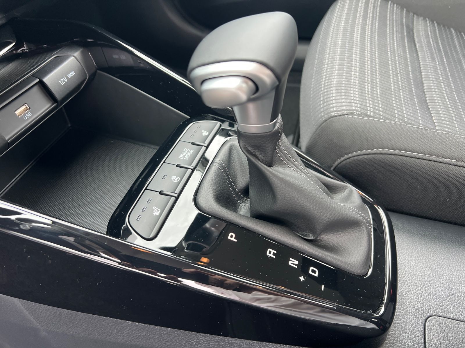 Fahrzeugabbildung Kia Stonic 1.0T GDI DCT Vision