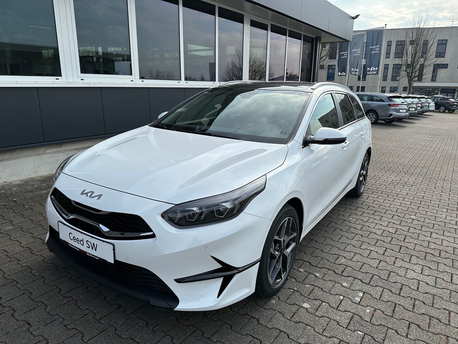 Fahrzeugabbildung Kia cee'd Sportswagon 140PS DCT7 Platinum Glasdach