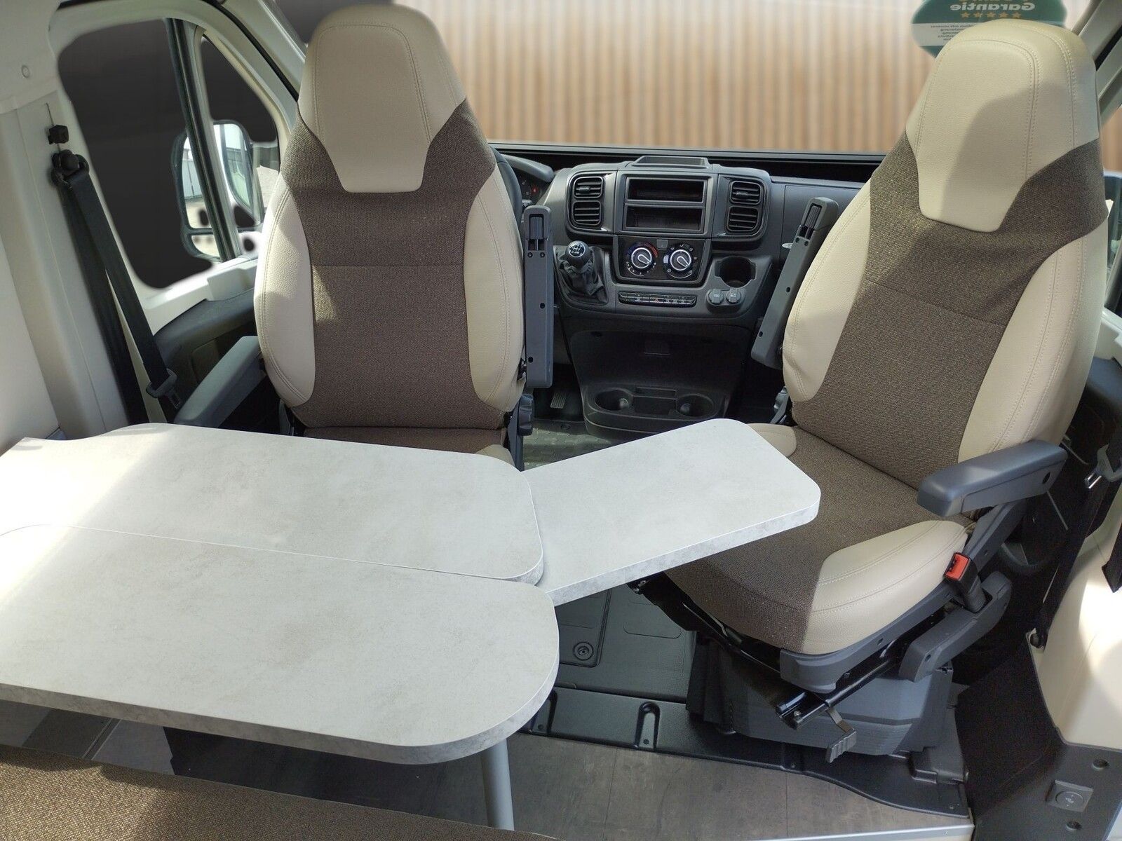 Fahrzeugabbildung Karmann Davis Lifestyle DA 591 LS Markise und Skyroof