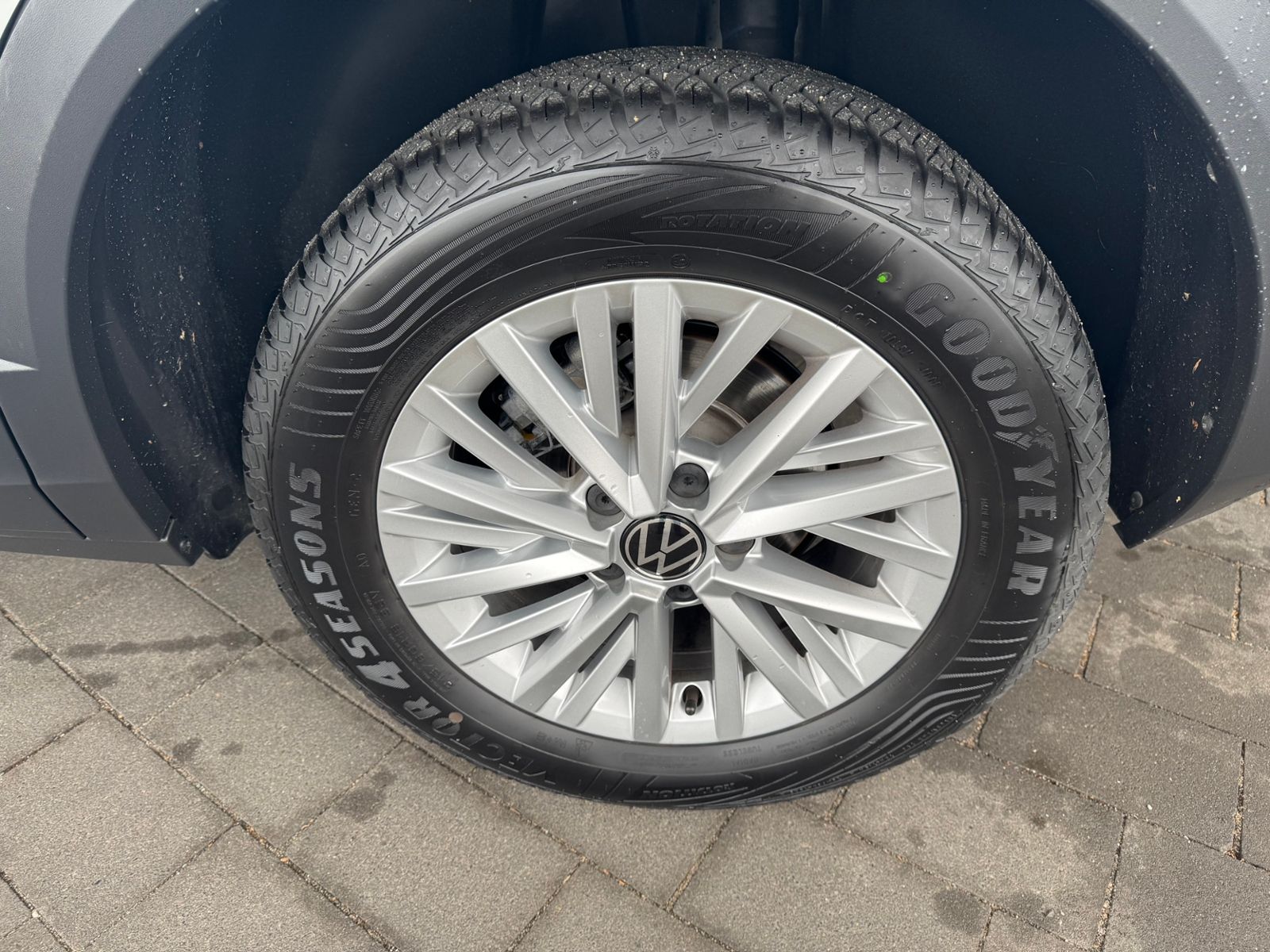 Volkswagen T-Roc - Bild 12