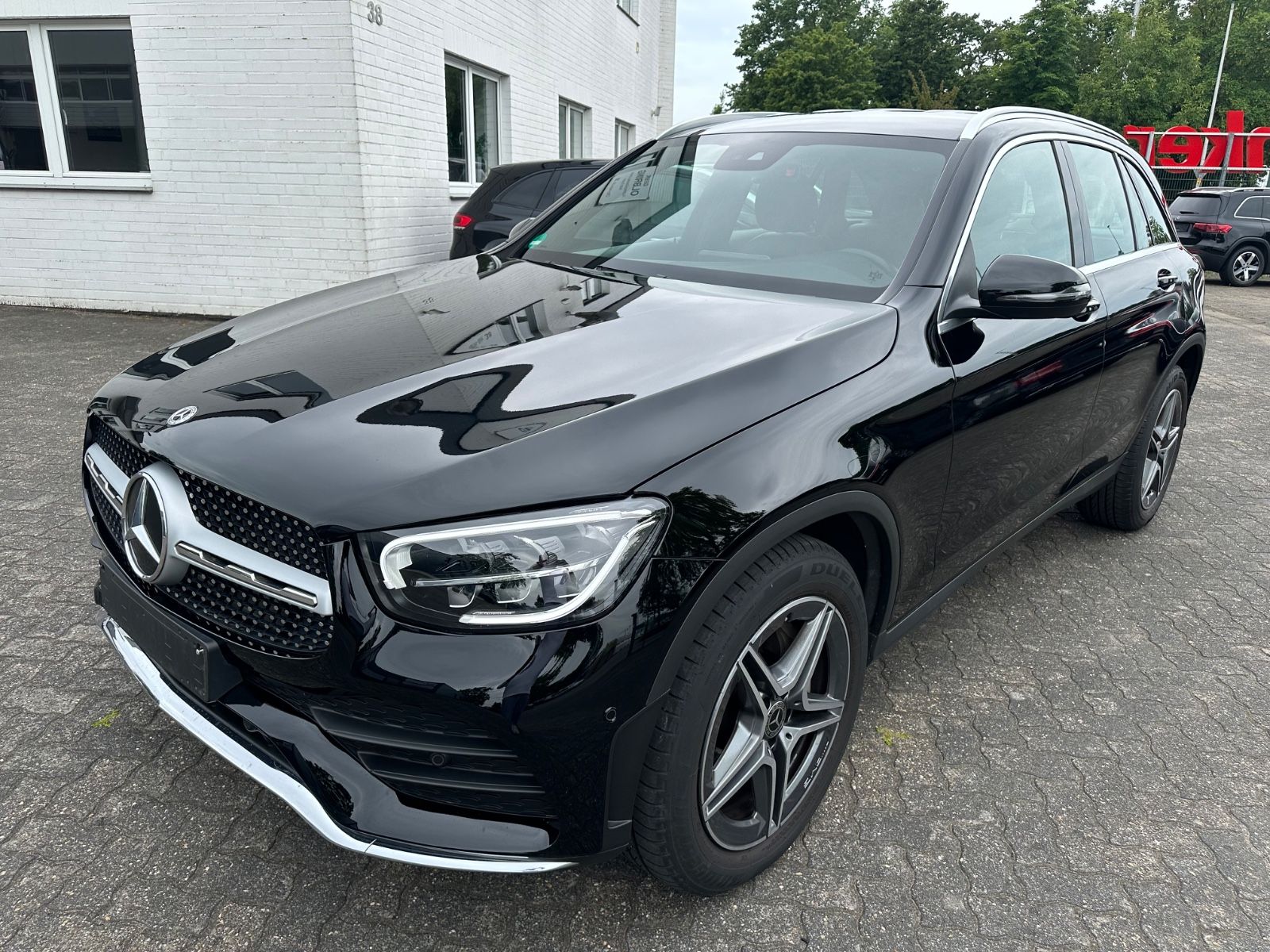 MERCEDES-BENZ GLC 220 d 4M AMG line Navi LED Kamera Ambiente