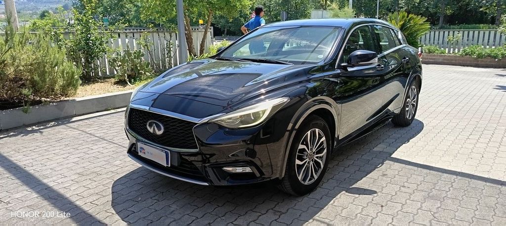 Image of Infiniti Q30