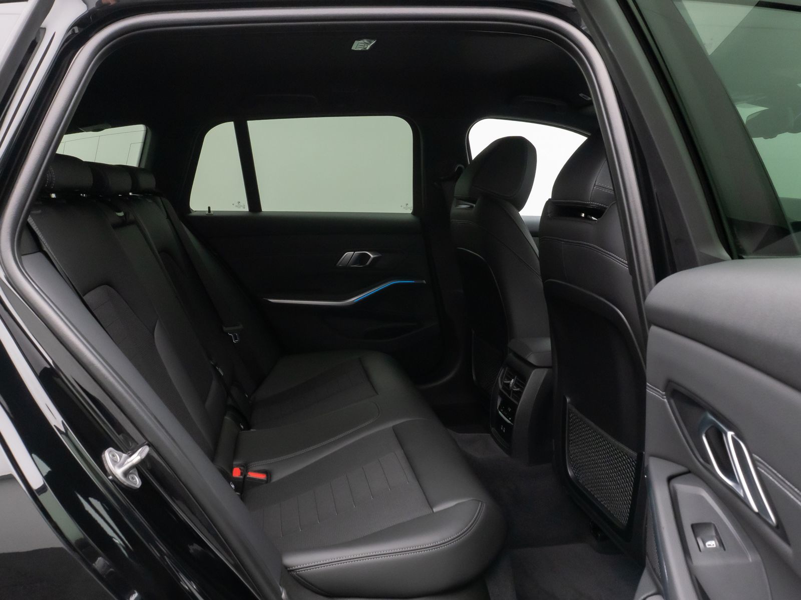 Fahrzeugabbildung BMW 330e xD SportLine Laser HUD DAB HiFi Komfort PDC