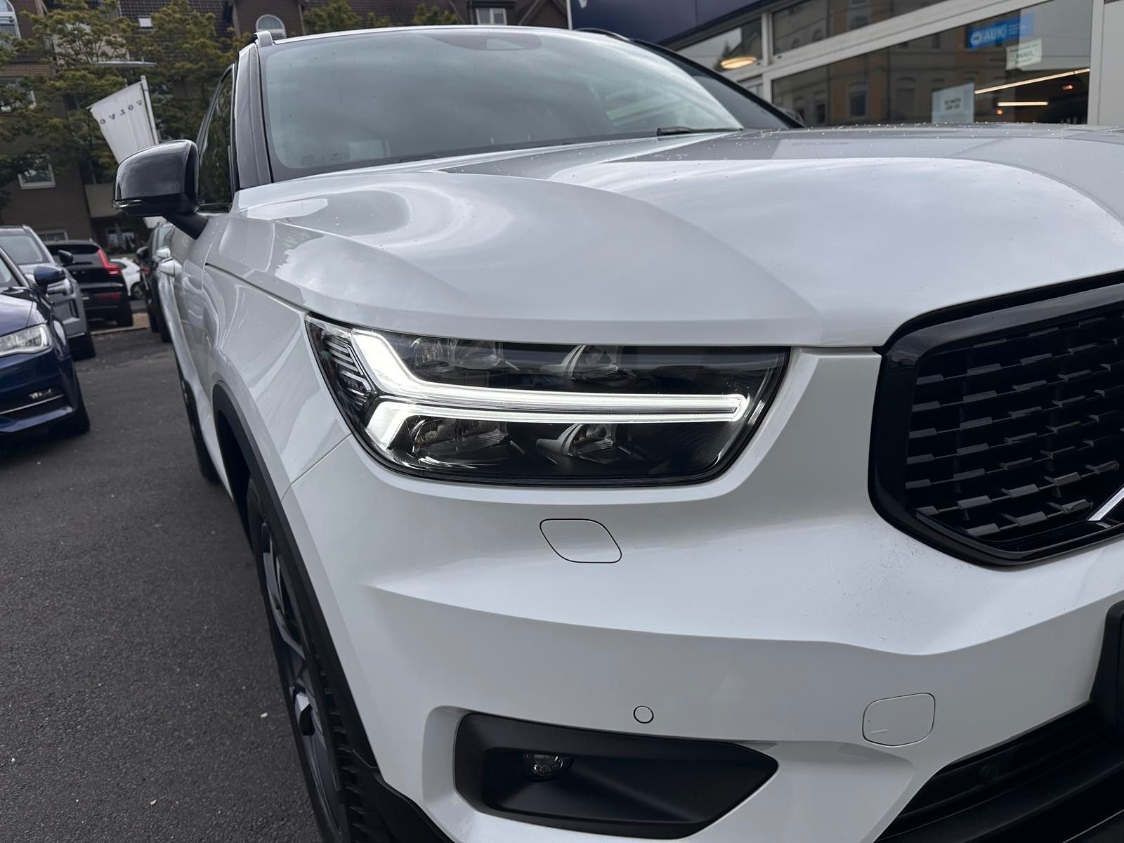 Volvo XC40 B4 R-Design AWD AHK BLIS ACC Standheiz.Kam foto 4