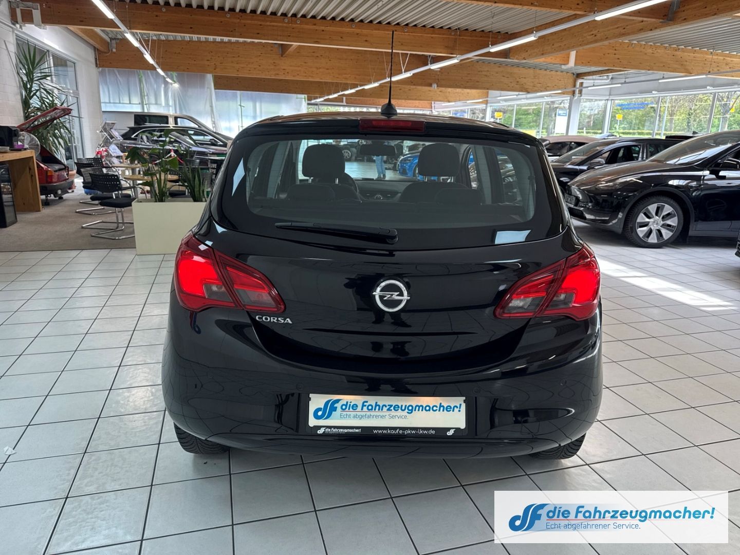 Fahrzeugabbildung Opel Corsa E Edition Navi Apple CarPlay Android Auto