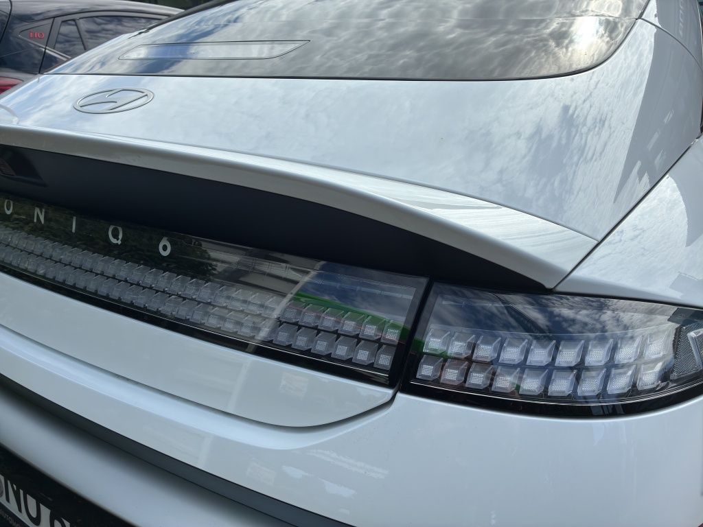 Fahrzeugabbildung Hyundai IONIQ 6 EV FL UNIQ Glas-Schiebedach 20-Zoll-LM