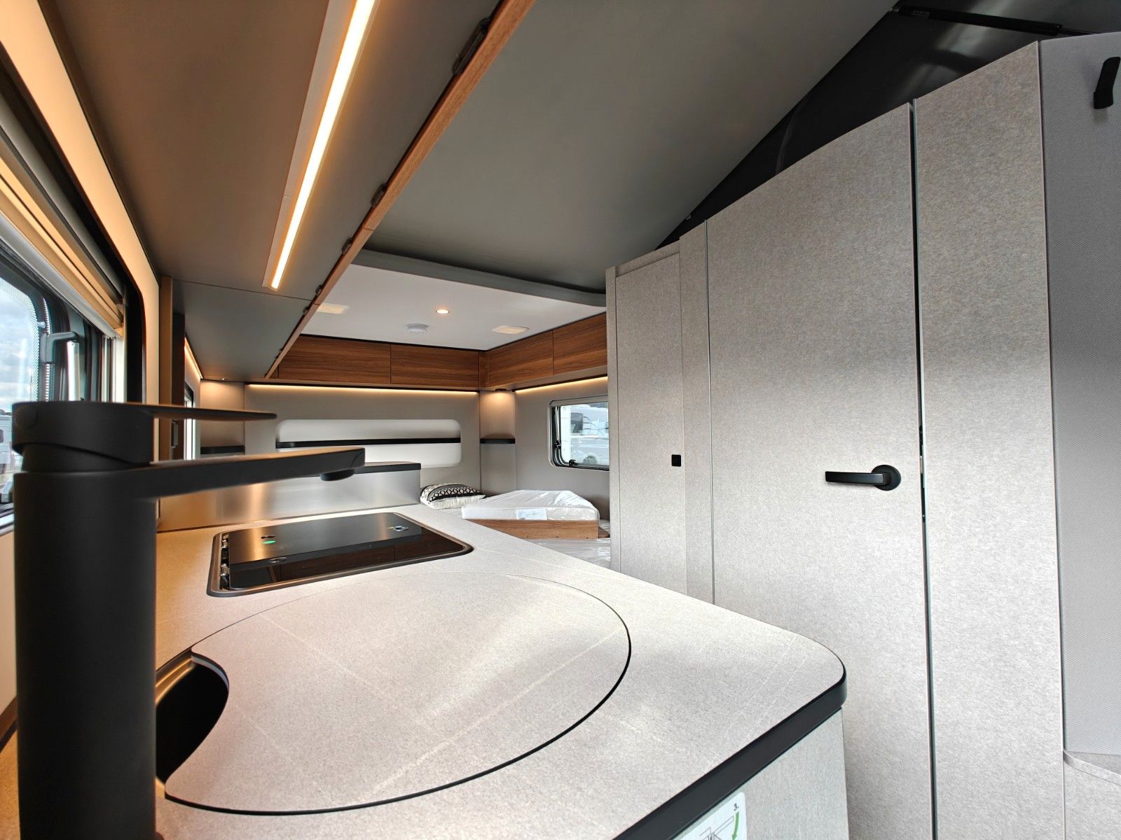 Fahrzeugabbildung HYMER / ERIBA / HYMERCAR Feeling 442 2026