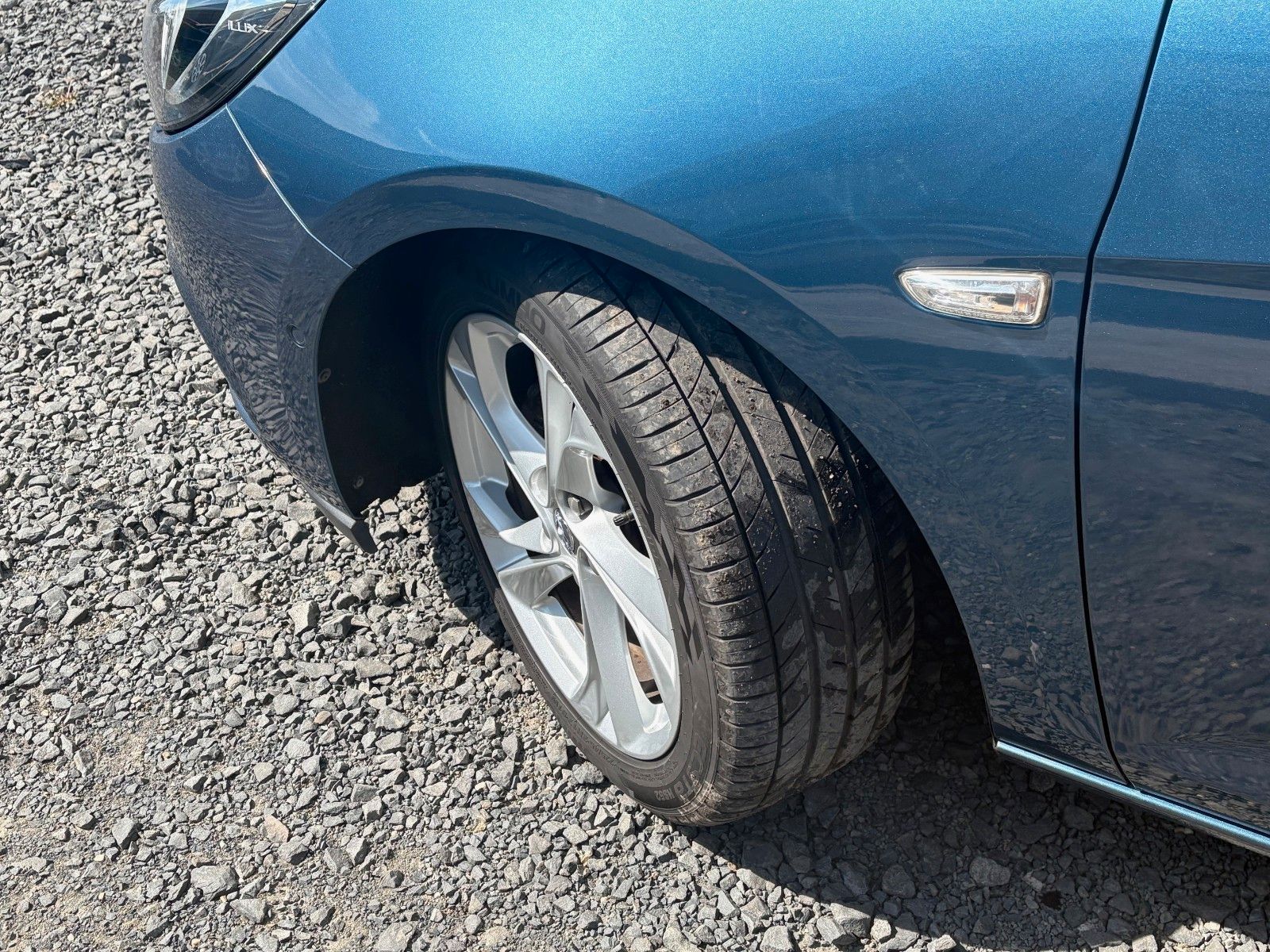 Fahrzeugabbildung Opel Astra K Sports Tourer 1.4 Aut. Navi LED Kamera