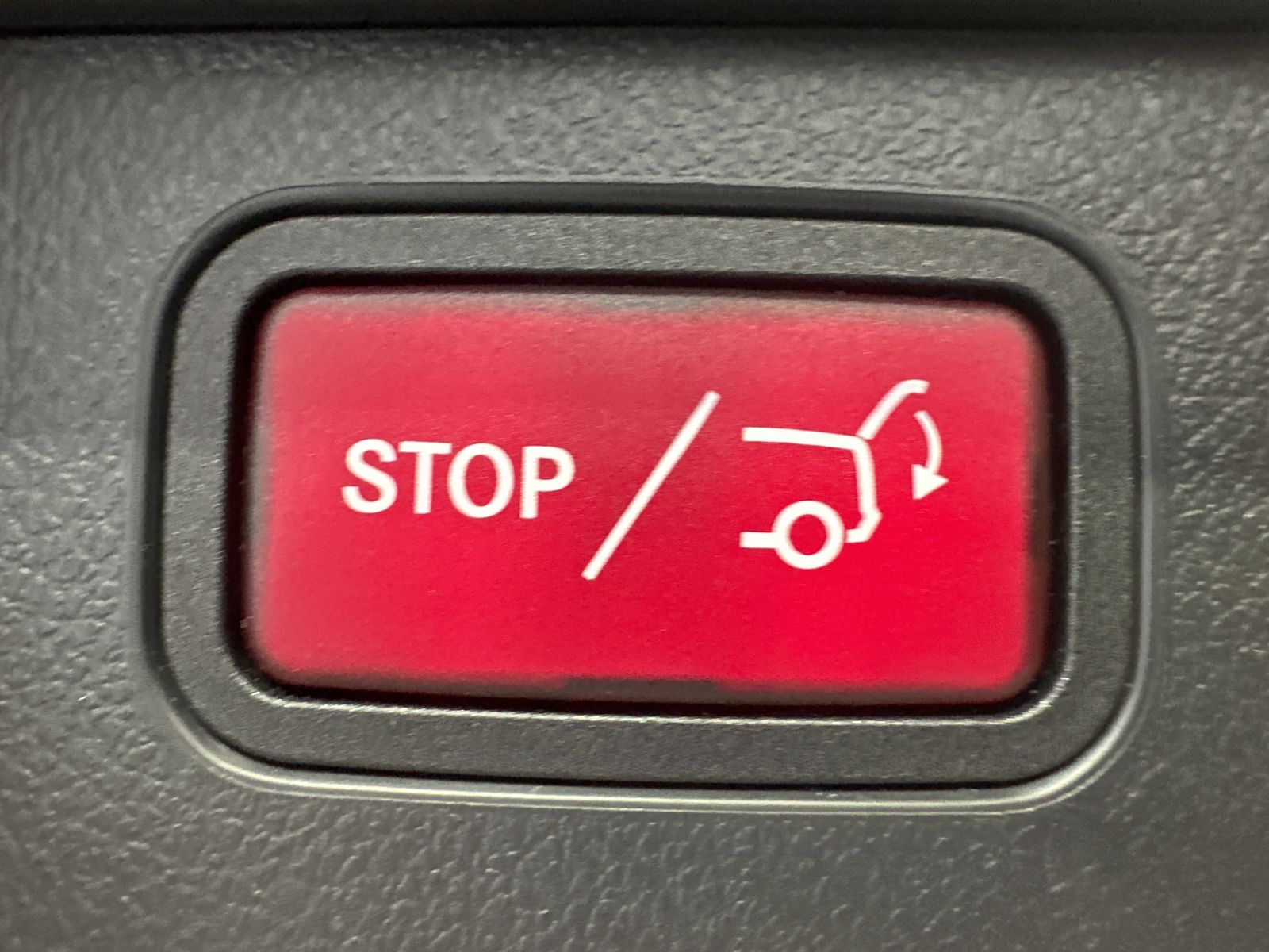 Fahrzeugabbildung Mercedes-Benz C 300d T AMG-Line NAV+LED+KAM+V-COCKPIT+AHK+PANO