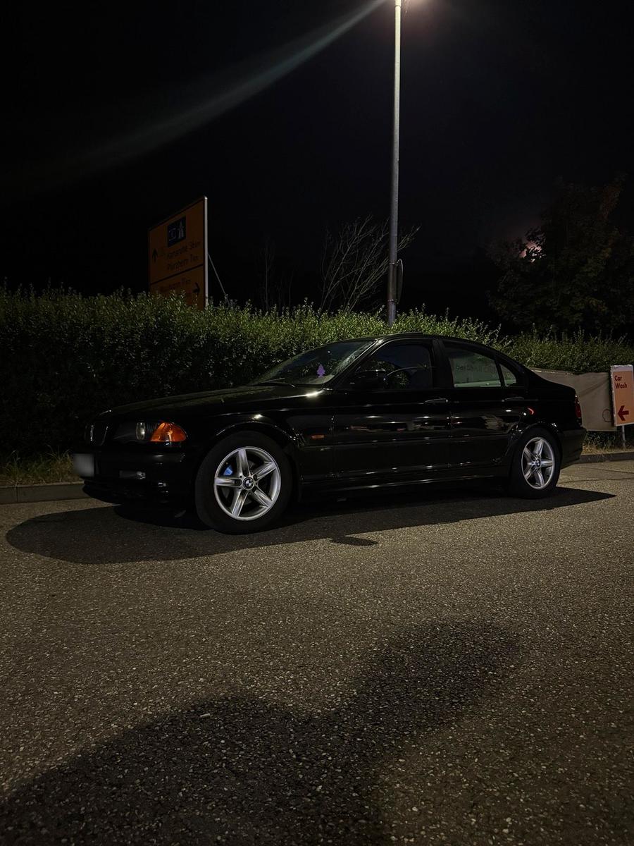 BMW 320