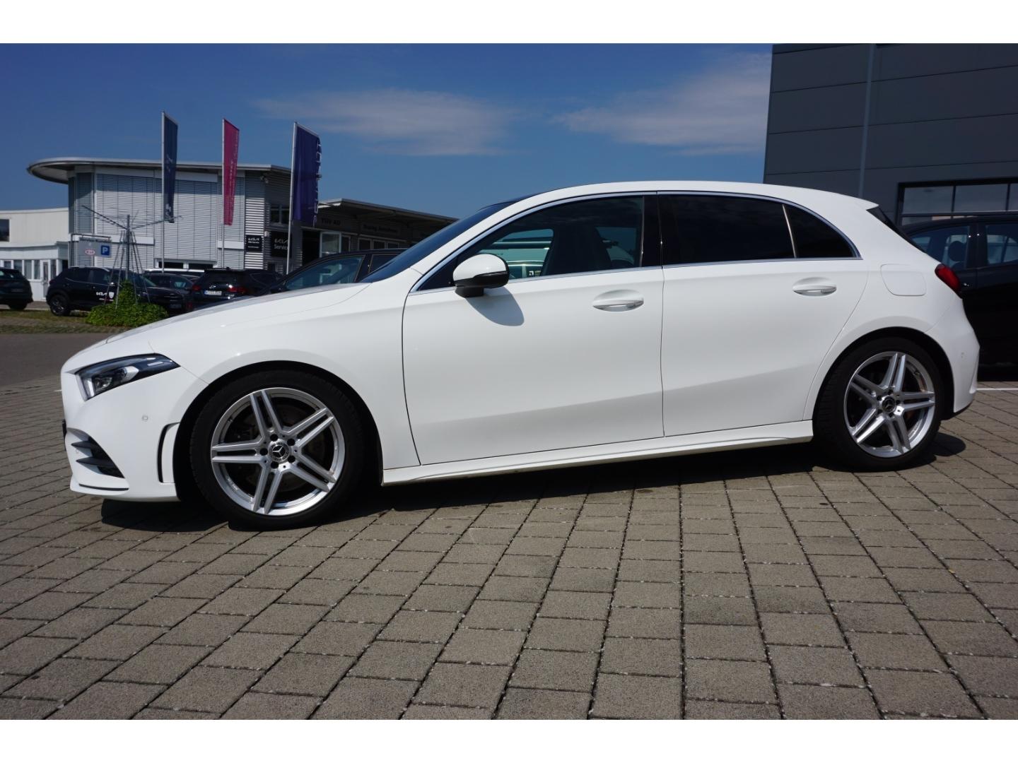 Mercedes-Benz A 250 7G-DCT AMG Line Navi Pano Kamera DAB SHZ M