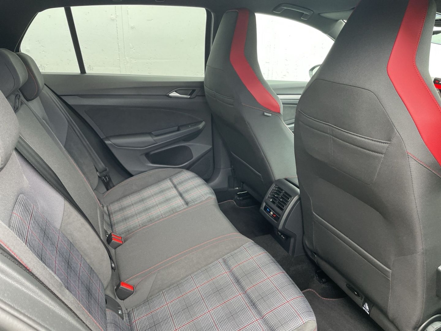 Golf GTI VIII 2.0TSI DSG Black Style Kamera/Navi