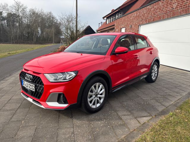 Audi A1 citycarver 30 TFSI Automatik, TÜV/Service Neu