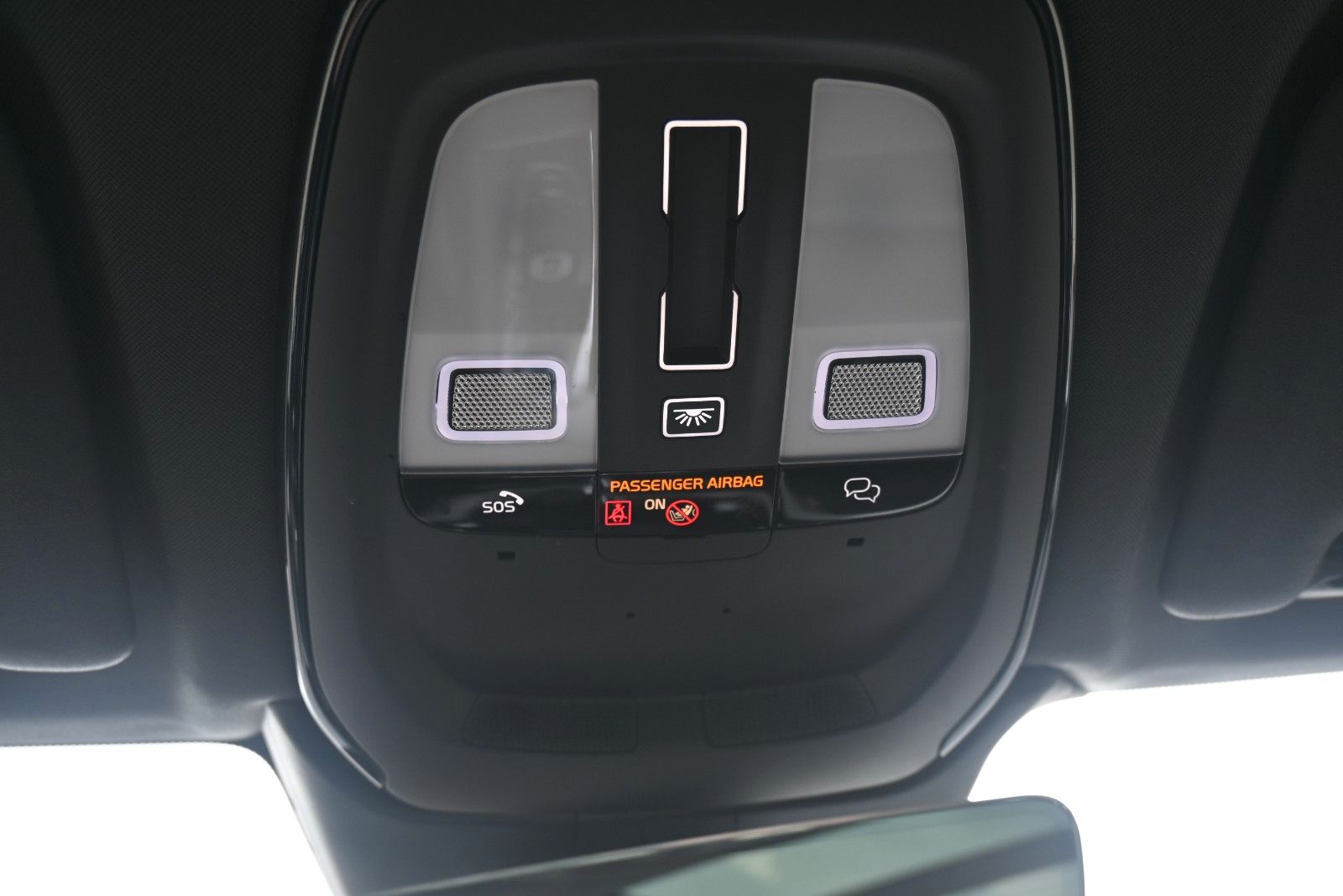 Fahrzeugabbildung Volvo XC60 B4 Benzin FWD Plus Dark*STHZG*360°*ACC*AHK