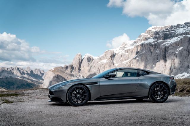 Aston Martin DB11 5.2 V12 "AMR " Vollausstattung / Tech+ Pack