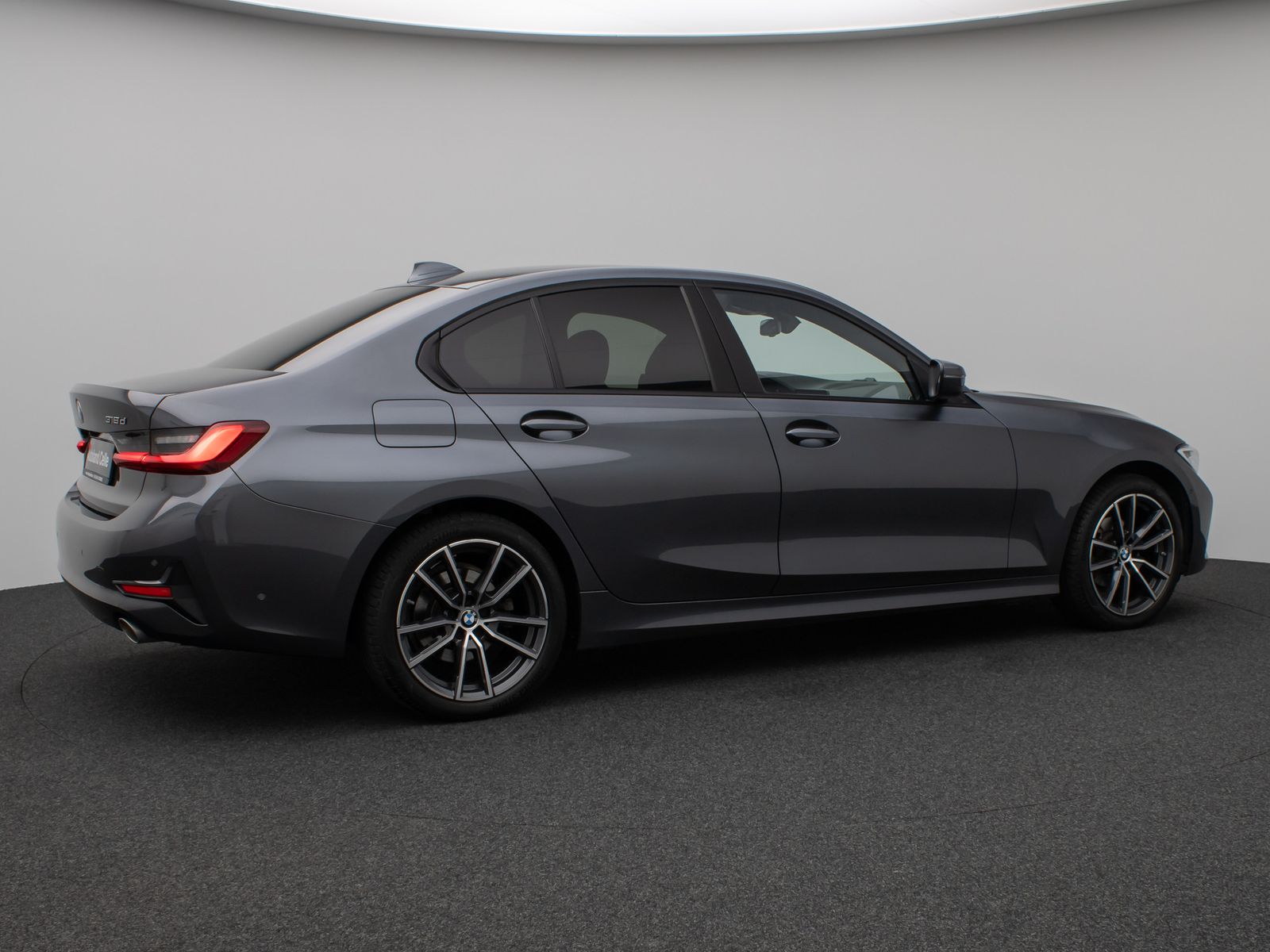 Fahrzeugabbildung BMW 318d Kamera DAB Sport Alarm Geschwindigkeitsreg